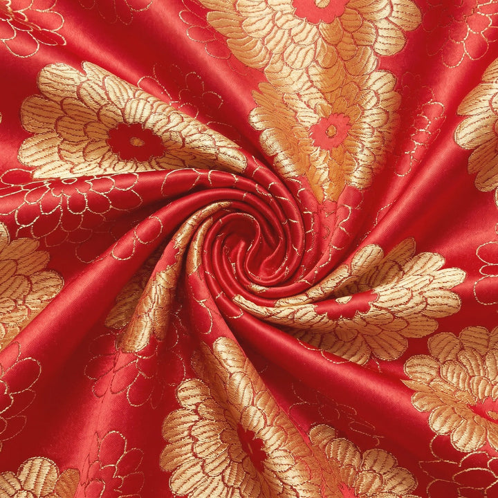 RÖD SATIN JACQUARD TYG MED RINGBLOMMOR
