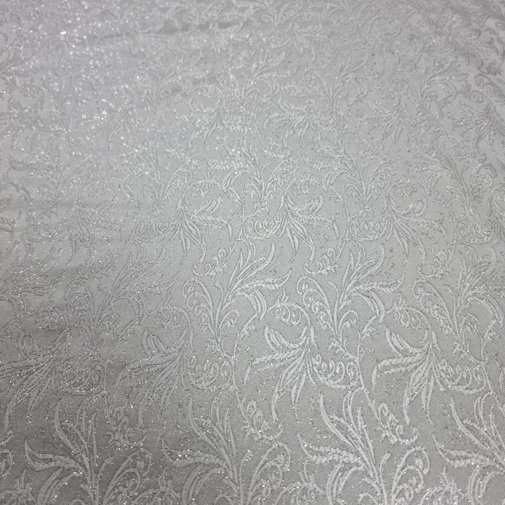 Silver satinjacquard tyg med blommor — plant