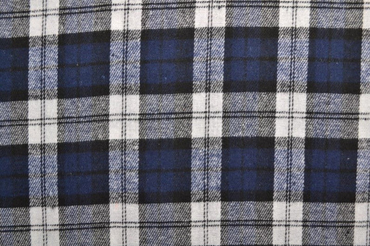 MÖRKBLÅ OCH VIT SKOTTSKRUTIG FLANELL