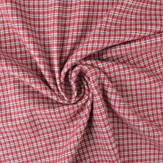 VIT SKOTSKRUTIG FLANELL M. SMÅ RÖDA RUTOR