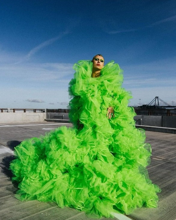 RÖD STYV TYLL – LÄTT OCH FORMSTABILT NÄTTYG