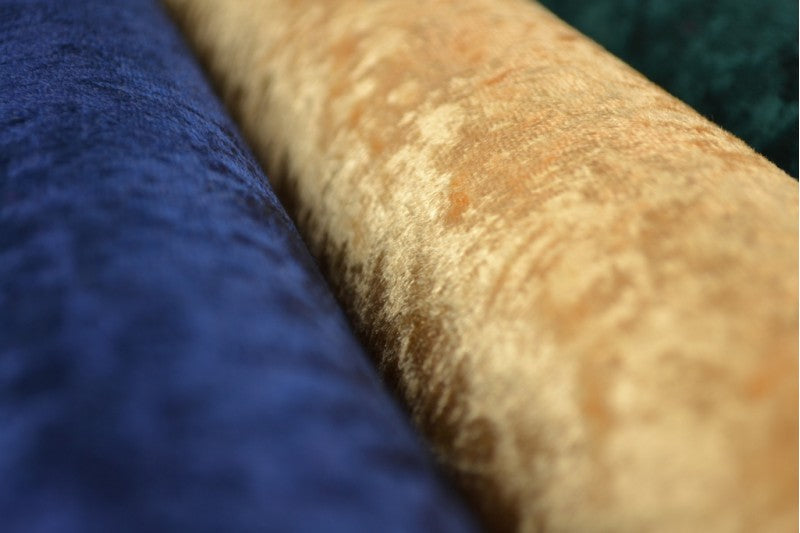 GRÖN KROSSAD VELOUR – STICKAD, STRETCHIG & GLANSFULLT FALL