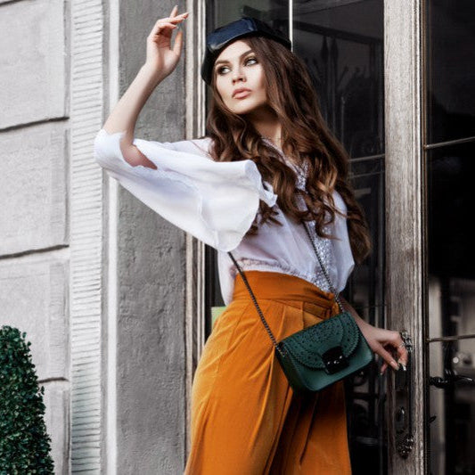 LILA VISKOSTYG – LÄTT FALL & ELEGANT MATT GLANS