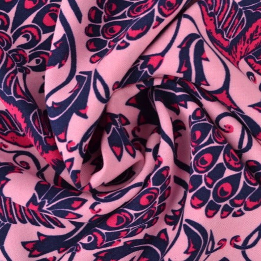 LJUSROSA VISCOSETYG MED PÅFÅGEL TRYCK