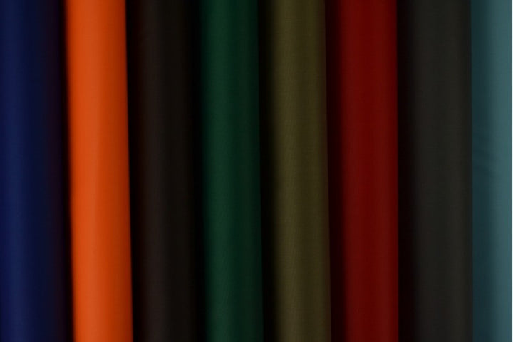 ORANGE LÄTT VATTENTÄT POLYESTER – SLITSTARK & SNABBTORKANDE