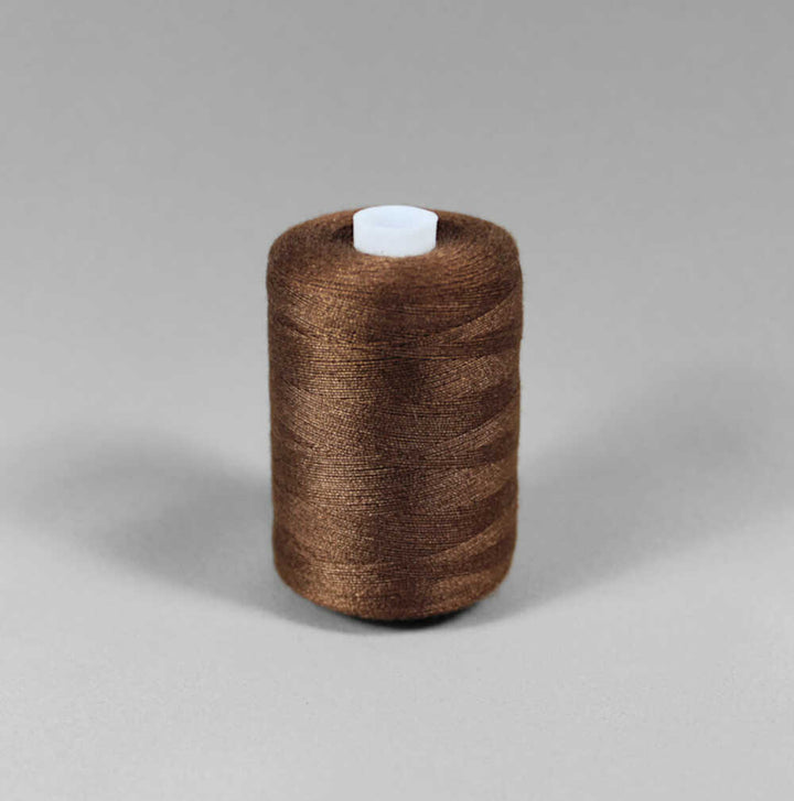 BRUN STARK POLYESTER SYTRÅD